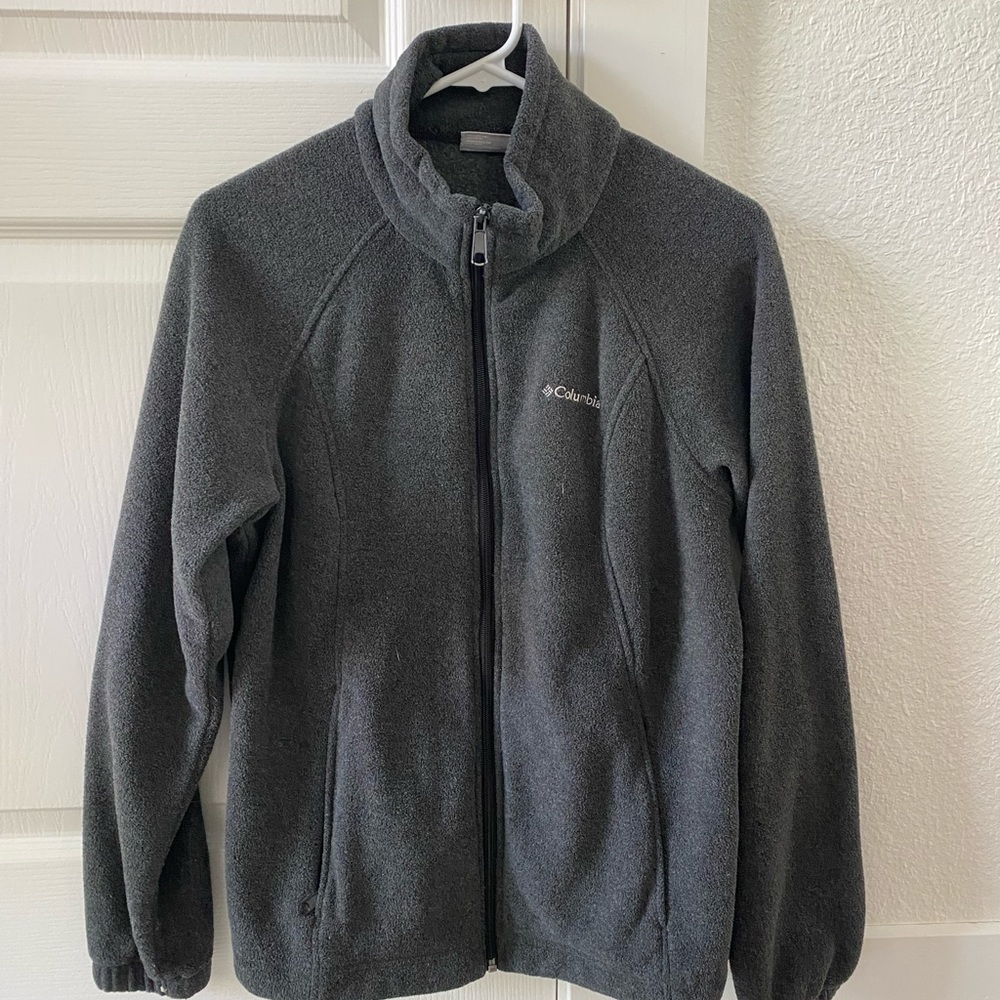 Columbia Women's Benton Springs Full Zip in Dark Grey, Great material,  comfy.